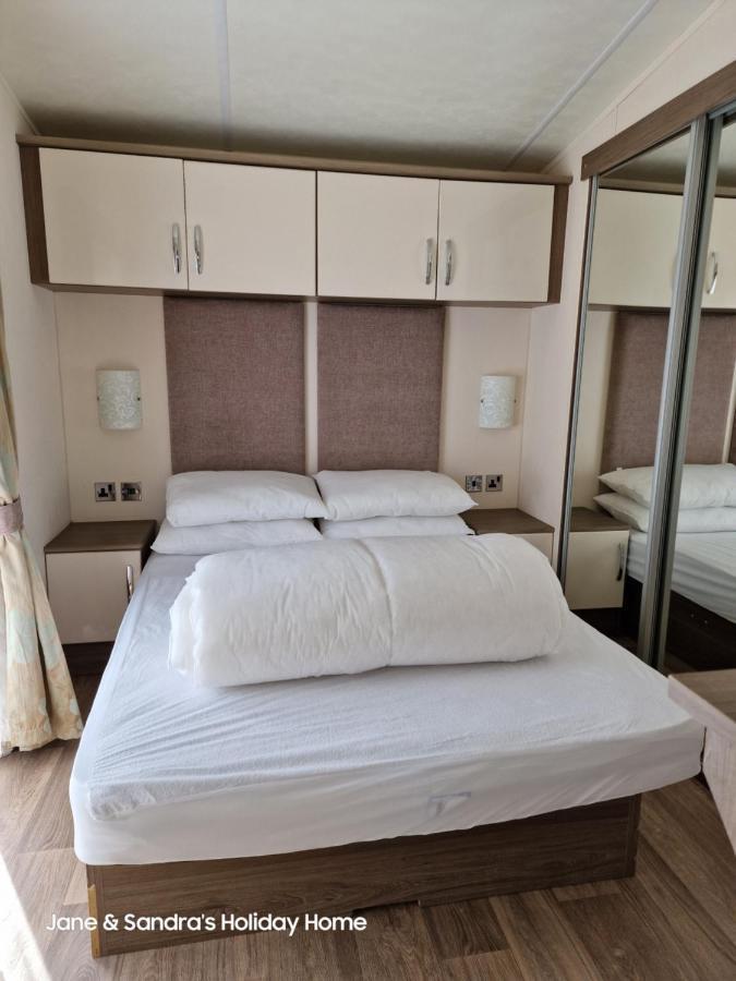 Privately Owned Stunning Caravan Seawick St Osyth Parque de Campismo